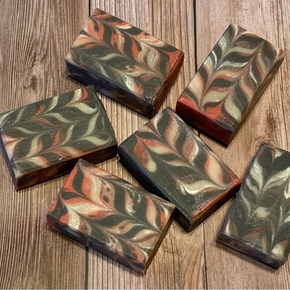 Sold out - Hand Crafted Artisan Soap with Oatmeal and Cinnamon - Picture 4 of 5